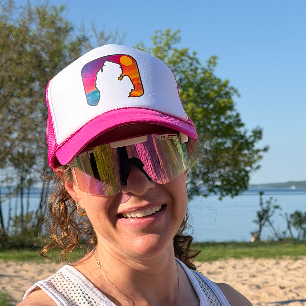 COLORFUL BEACH TRUCKER
